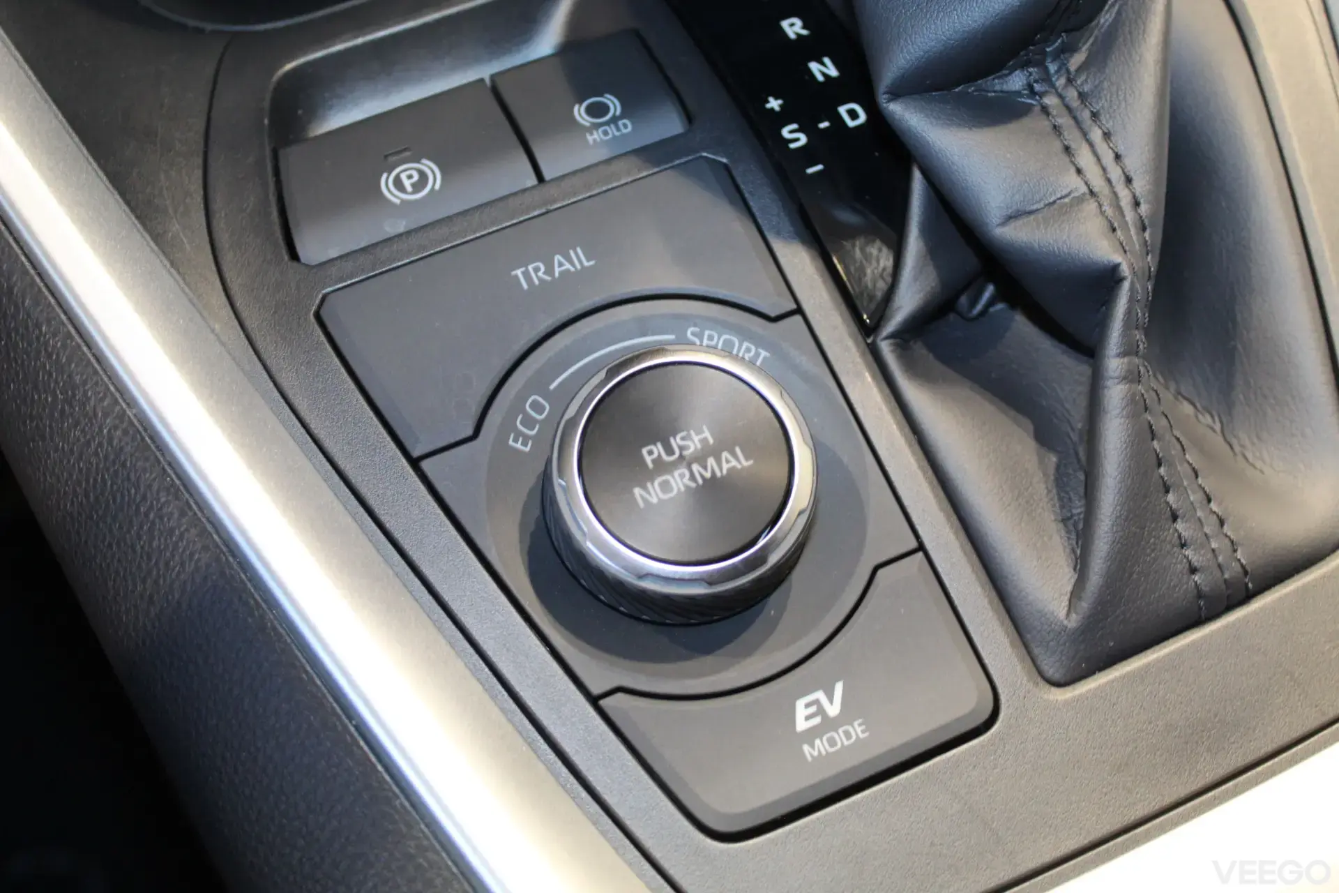 Toyota RAV4 Luxury Plus 4WD 2.5 131kW