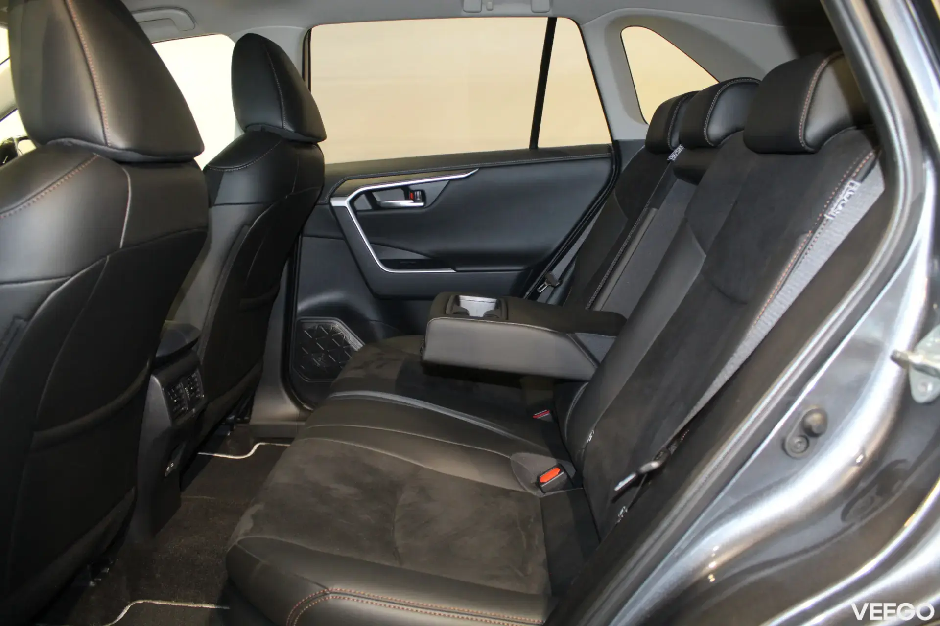 Toyota RAV4 Luxury Plus 4WD 2.5 131kW