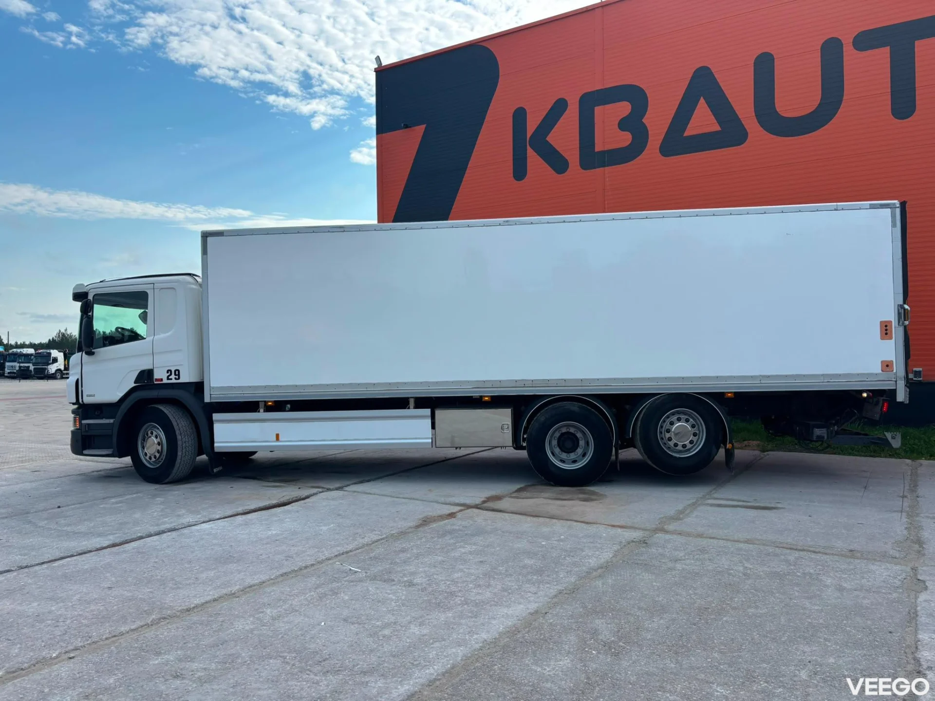 Scania P370 RETARDER / BOX L=8451 mm 370kW