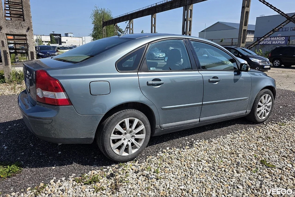 Volvo S40 2.4 104kW