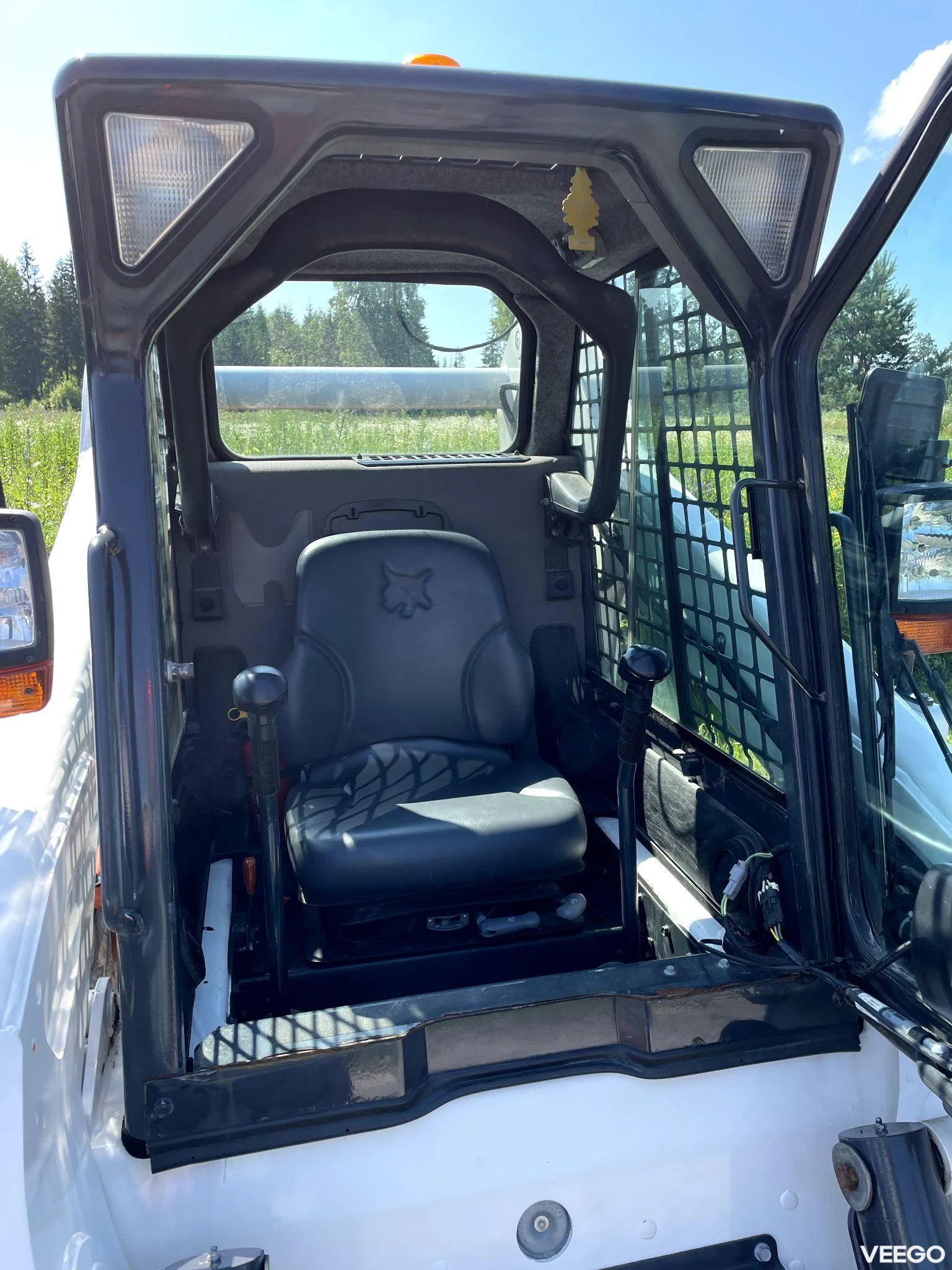 Bobcat S300 LIKE NEW 60kW