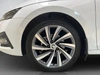 Skoda Octavia HB Elegance m-Hybrid 110kW thumbnail