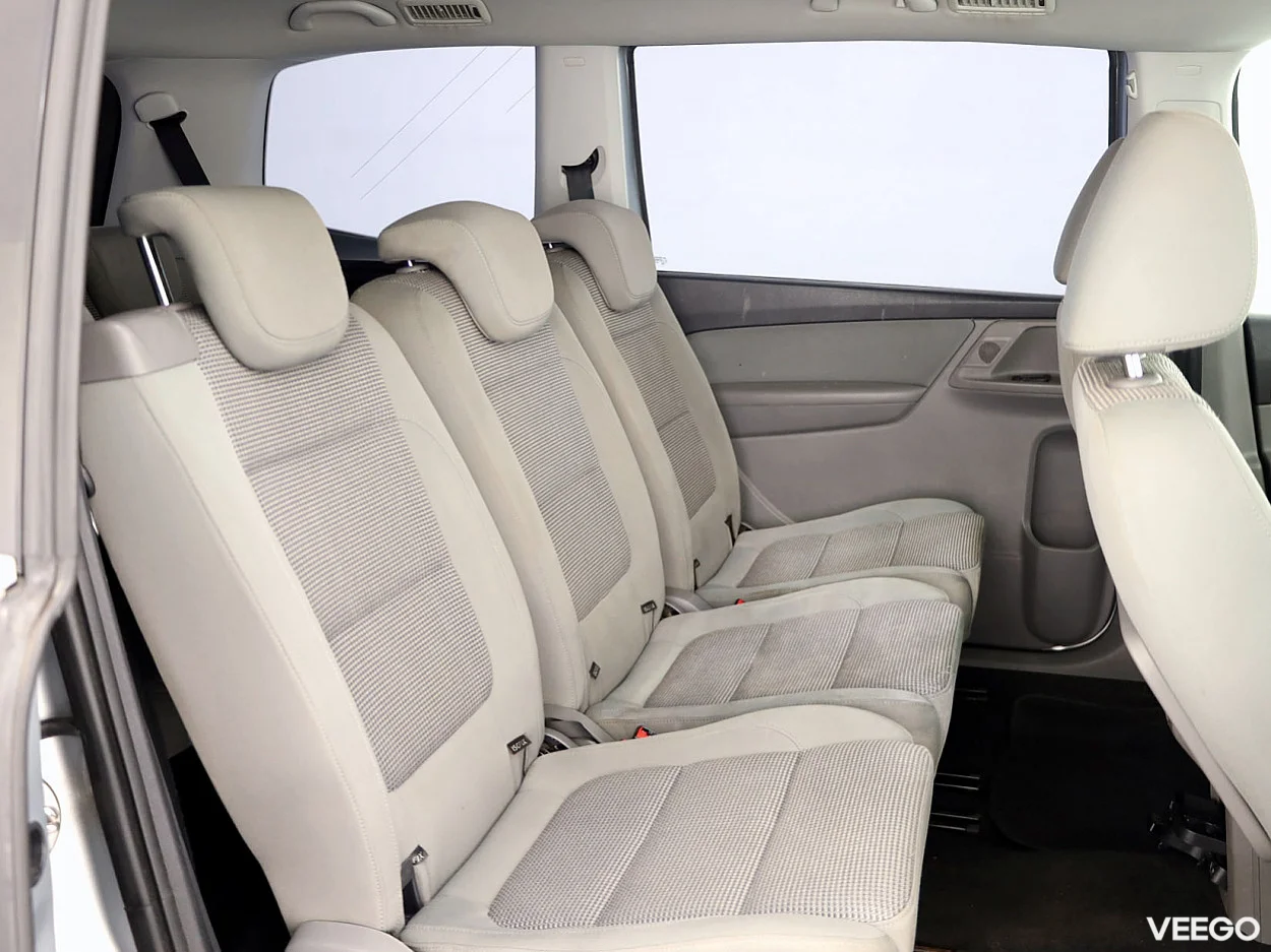 Volkswagen Sharan 2.0 104kW