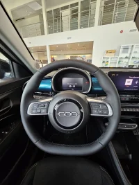 Fiat 500  Hybrid 145 Icon 1.2 107kW thumbnail