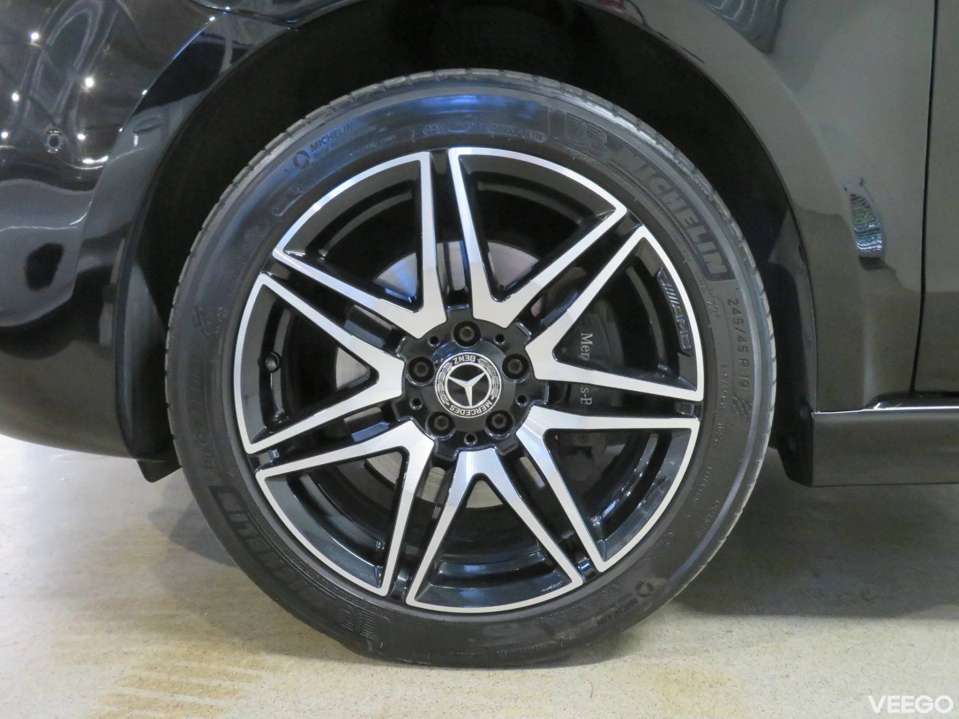 Mercedes-Benz V300 2.0 176kW
