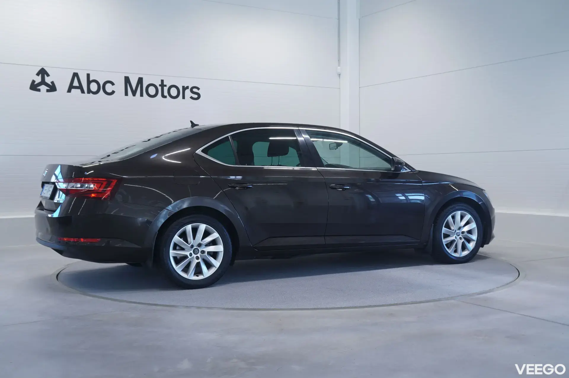 Skoda Superb Ambition Plus 1.8 132kW