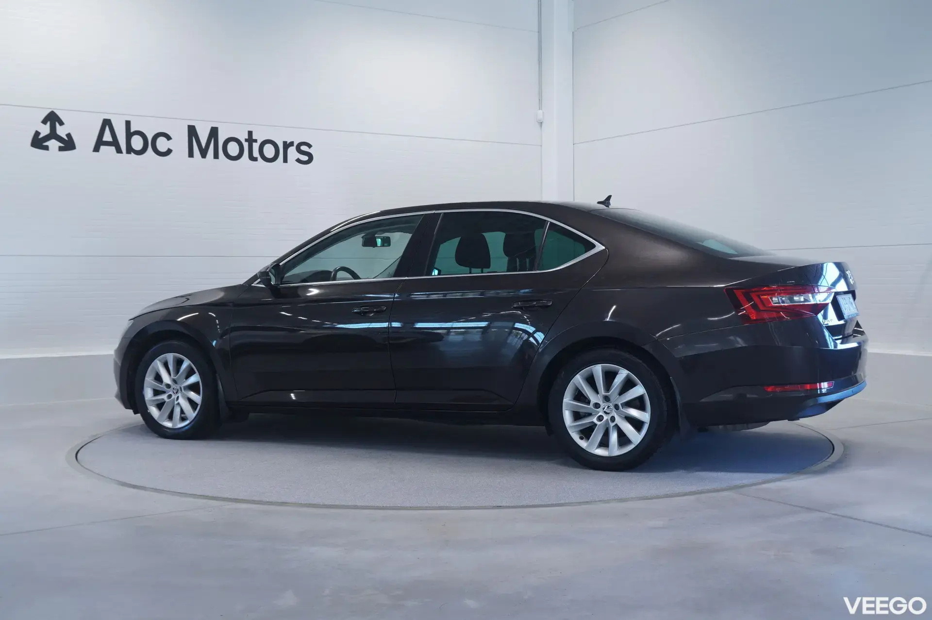 Skoda Superb Ambition Plus 1.8 132kW