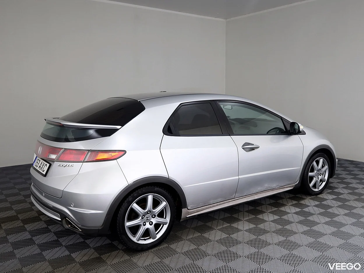 Honda Civic 1.8 104kW