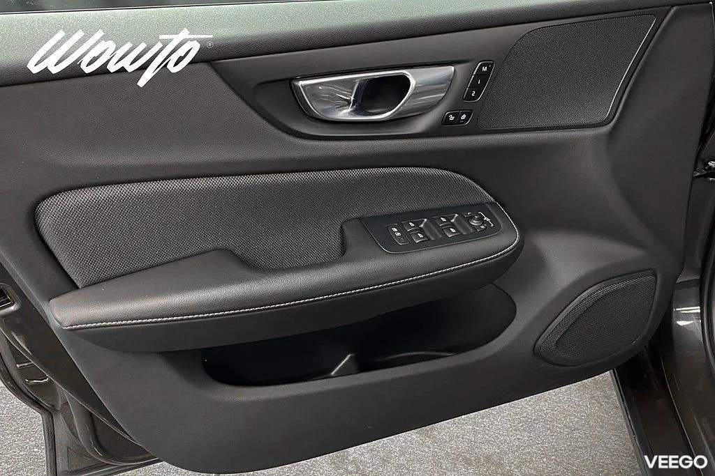 Volvo V60 Recharge T6 AWD 341HK R-Design /B-Kamera /Moms 251kW