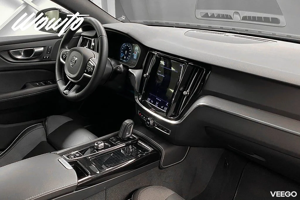 Volvo V60 Recharge T6 AWD 341HK R-Design /B-Kamera /Moms 251kW