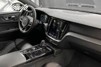 Volvo V60 Recharge T6 AWD 341HK R-Design /B-Kamera /Moms 251kW thumbnail