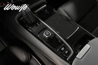 Volvo V60 Recharge T6 AWD 341HK R-Design /B-Kamera /Moms 251kW thumbnail