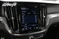 Volvo V60 Recharge T6 AWD 341HK R-Design /B-Kamera /Moms 251kW thumbnail