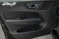 Volvo XC60 B4 AWD 197HK R-Design /Drag /Värmare /H/K 145kW thumbnail