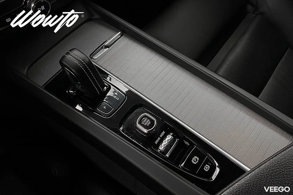 Volvo XC60 B4 AWD 197HK R-Design /Drag /Värmare /H/K 145kW