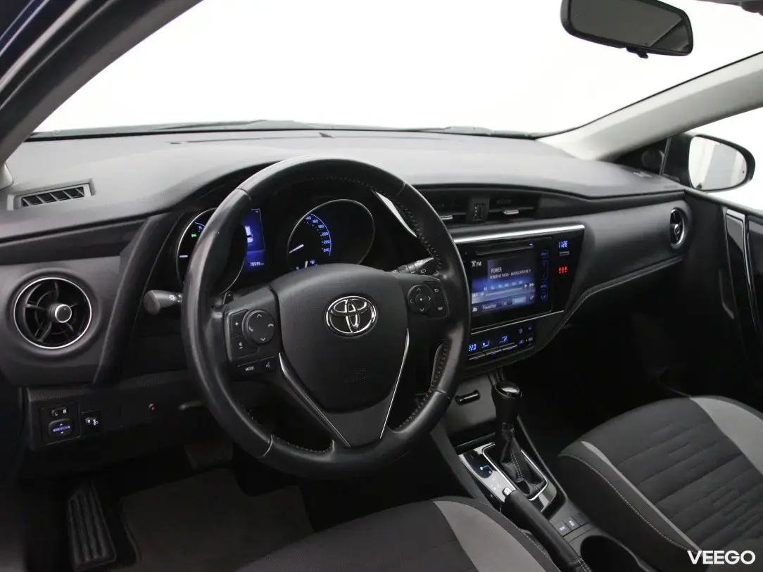 Toyota Auris 1.6 97kW
