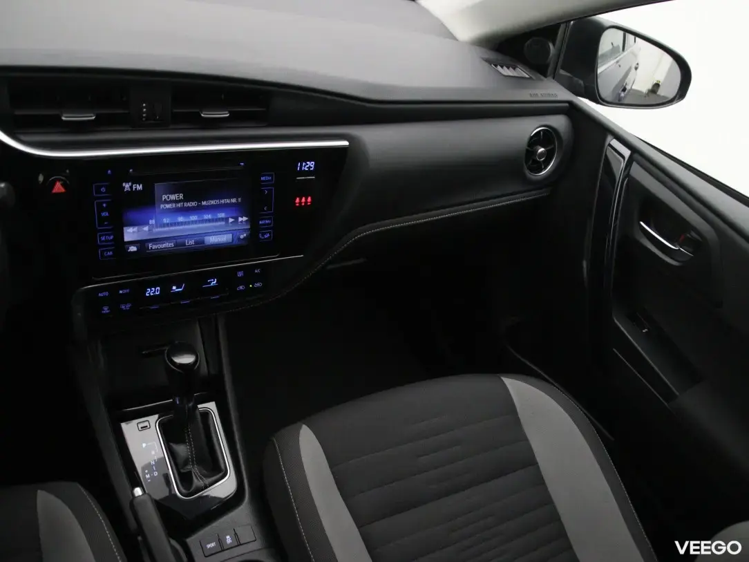 Toyota Auris 1.6 97kW