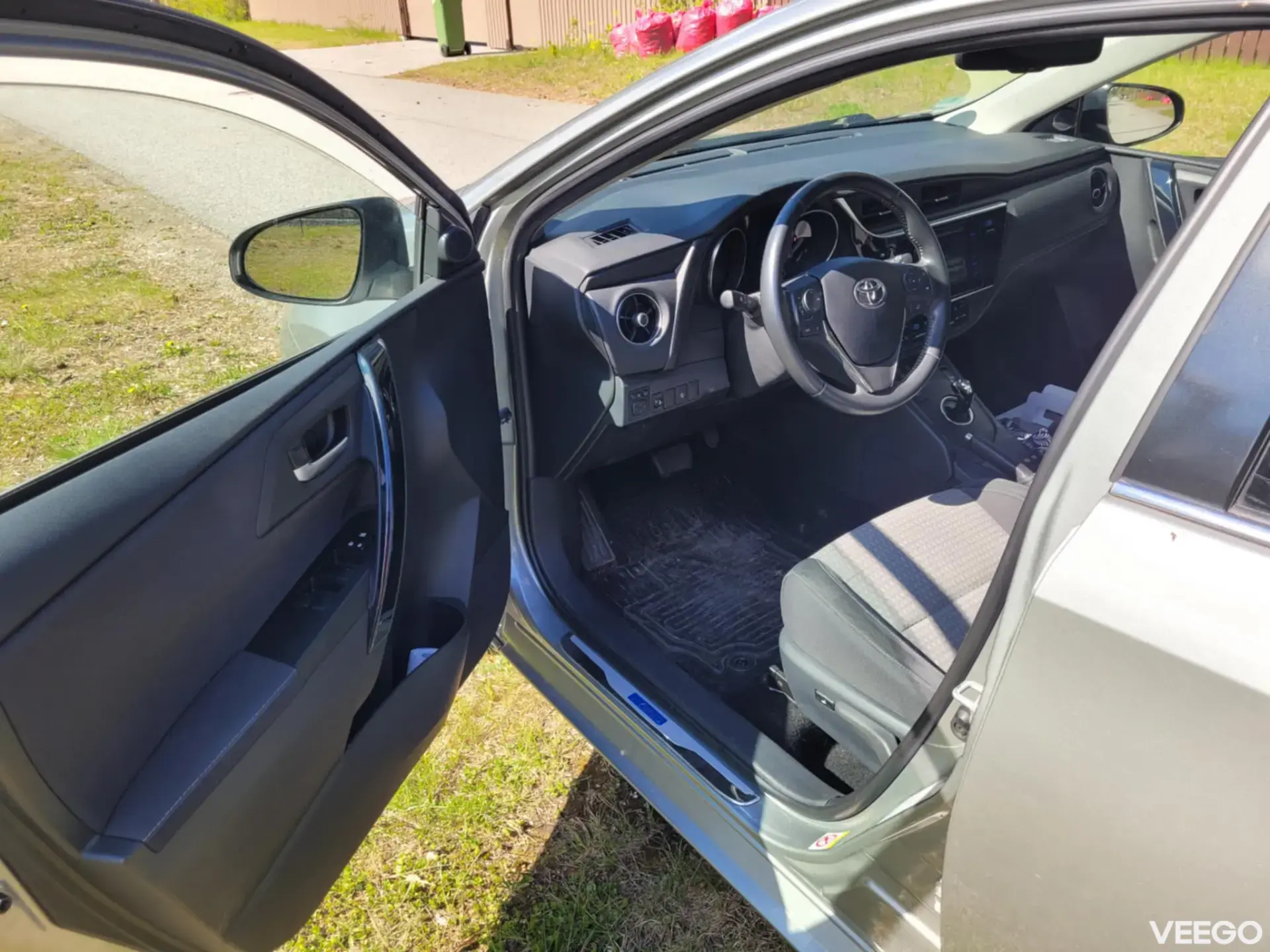 Toyota Auris 1.8 73kW