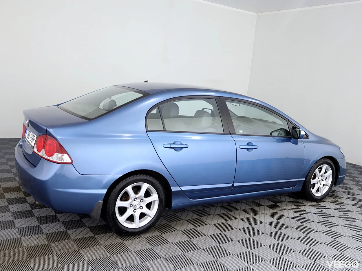 Honda Civic 1.8 104kW