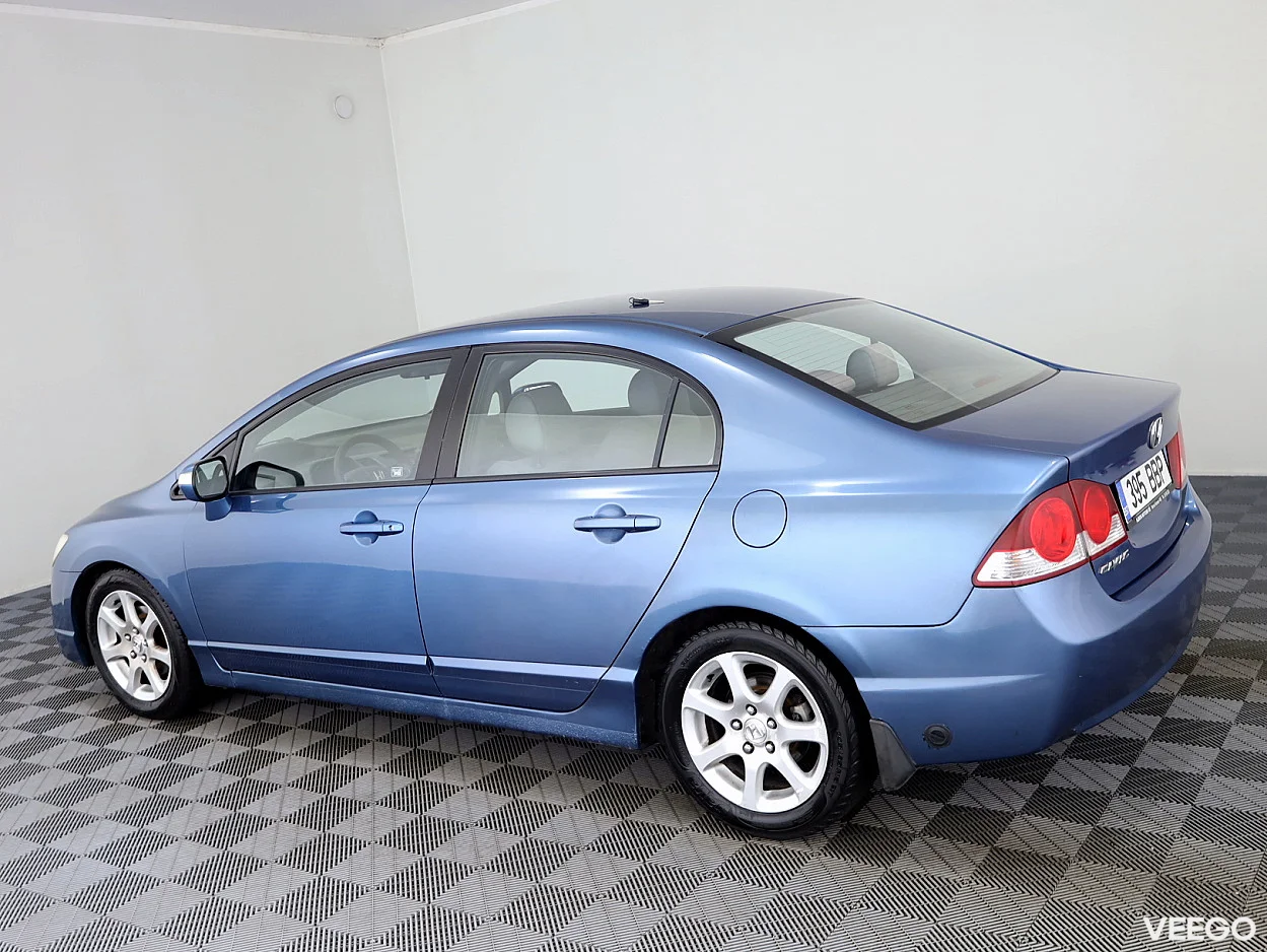 Honda Civic 1.8 104kW