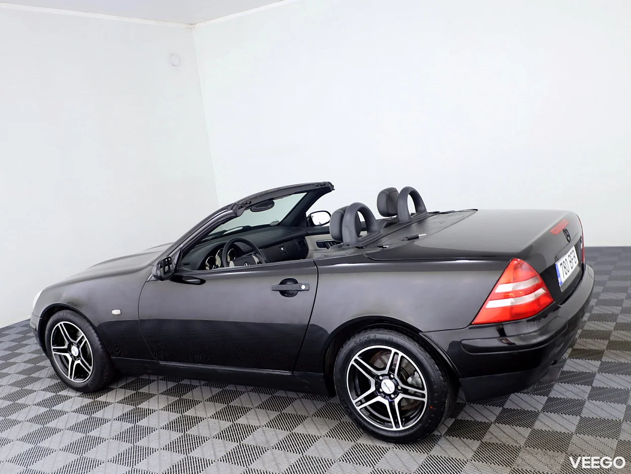 Mercedes-Benz SLK200 2.0 100kW