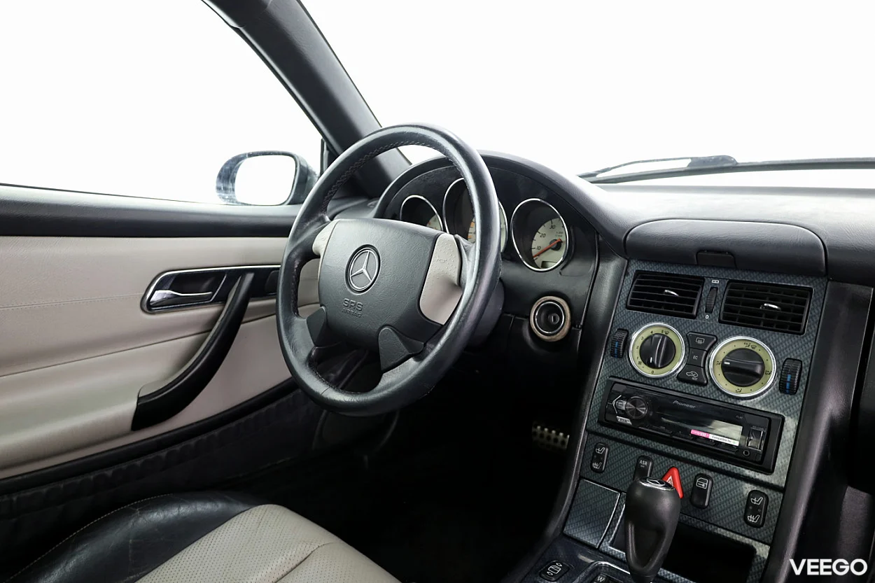 Mercedes-Benz SLK200 2.0 100kW
