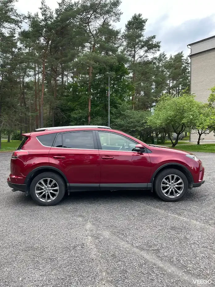 Toyota RAV4 2.0 112kW