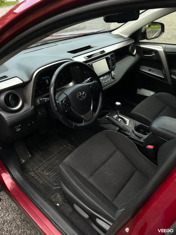 Toyota RAV4 2.0 112kW