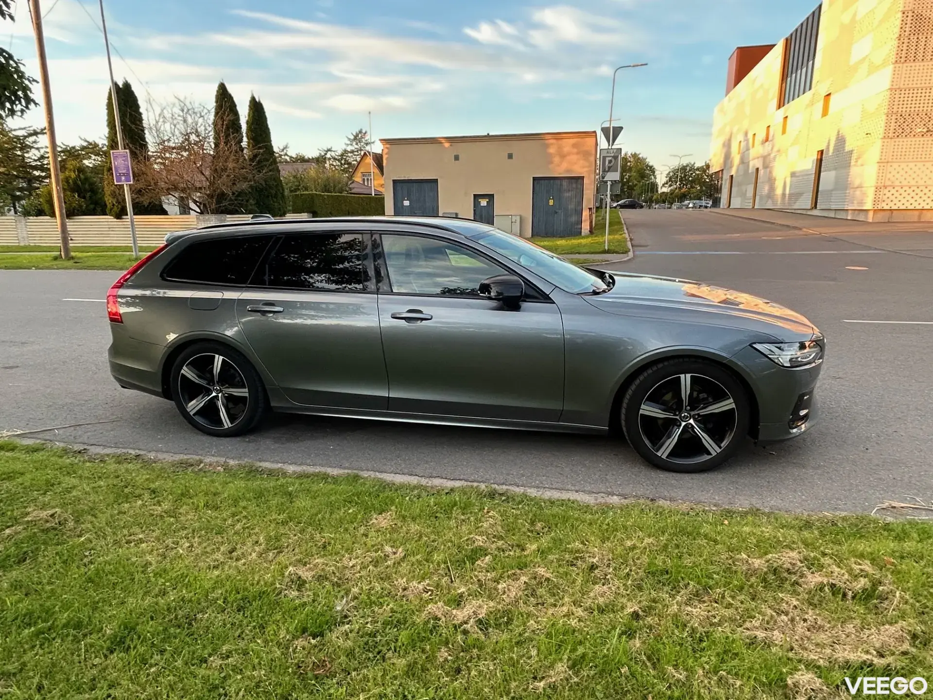 Volvo V90 2.0 140kW