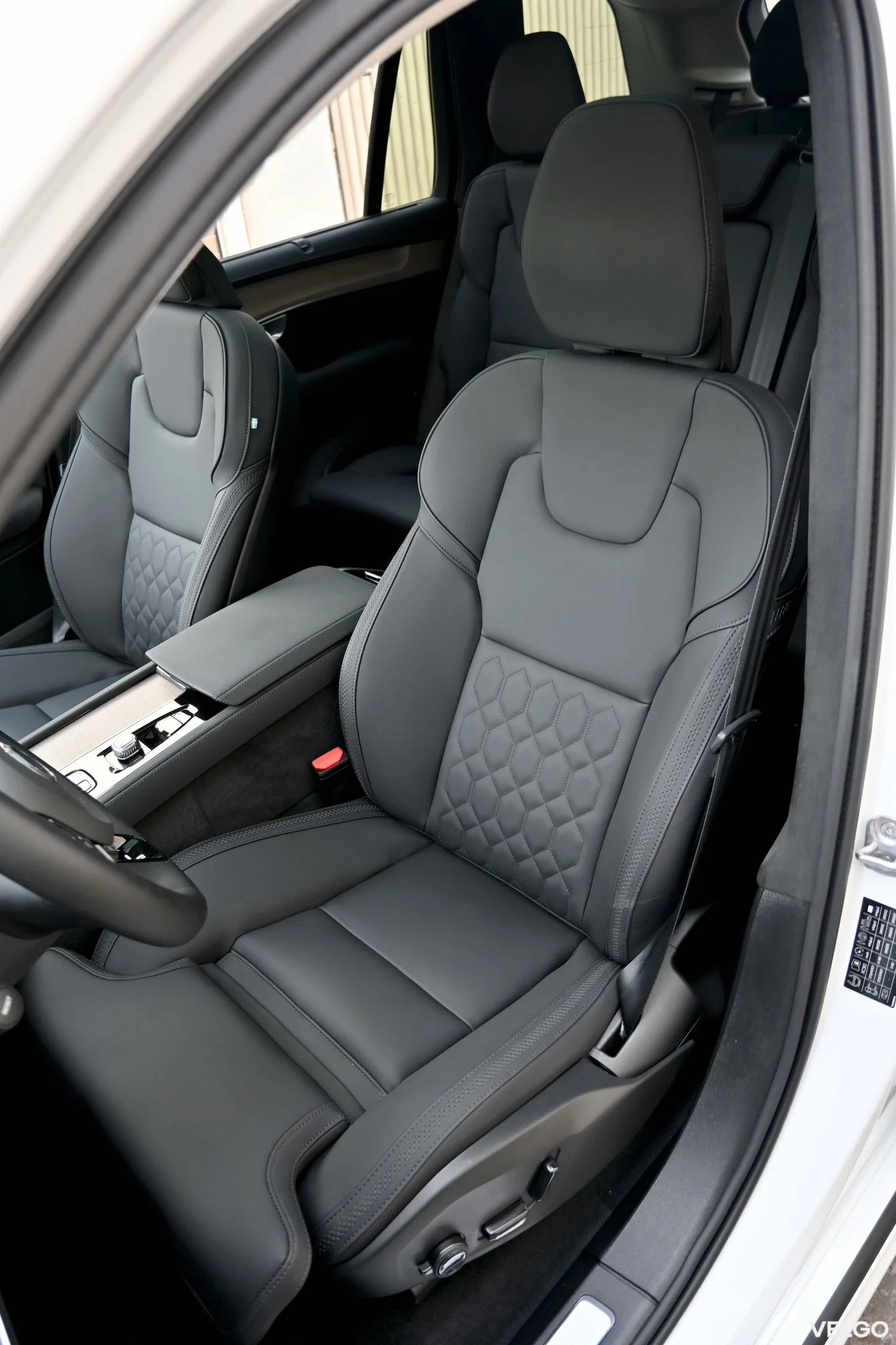 Volvo XC90 7K AWD H&K ULTRA DARK INTELLI SAFE PRO MY26 2 335kW