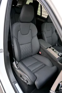 Volvo XC90 7K AWD H&K ULTRA DARK INTELLI SAFE PRO MY26 2 335kW thumbnail