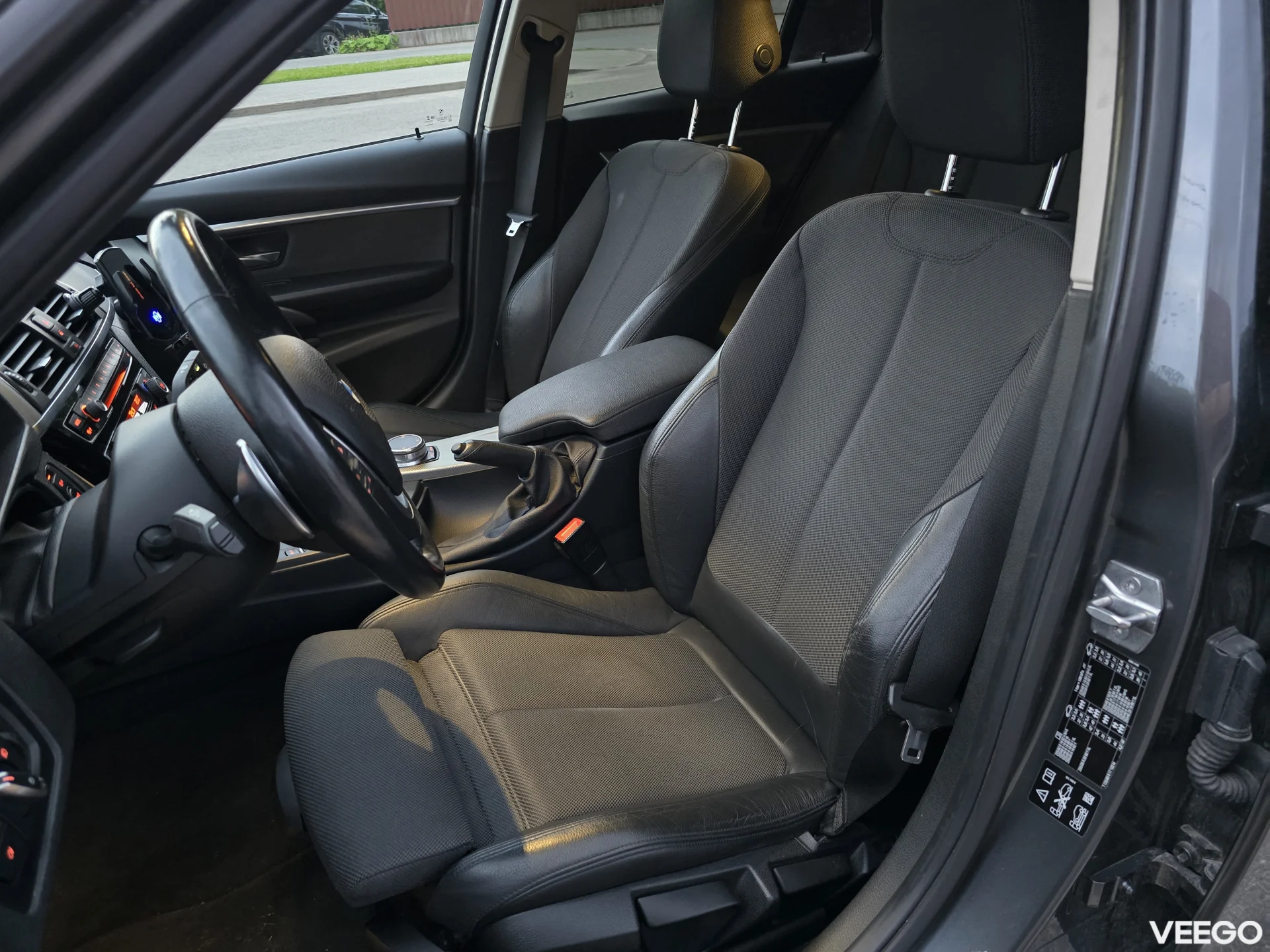 BMW 320 320xd 2.0 140kW