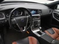 Volvo V60 Cross Country 2 110kW thumbnail