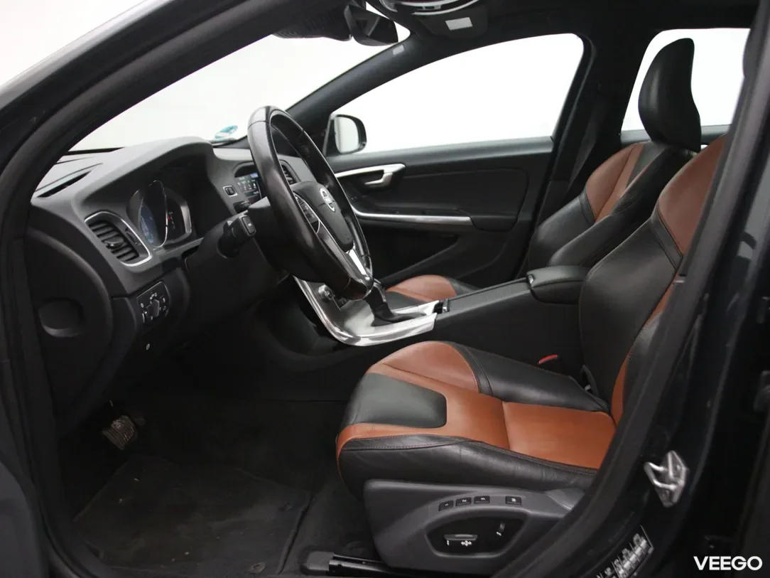 Volvo V60 Cross Country 2 140kW