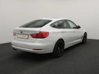 BMW 320 2 140kW thumbnail