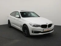 BMW 320 2 140kW thumbnail