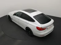 BMW 320 2 140kW thumbnail