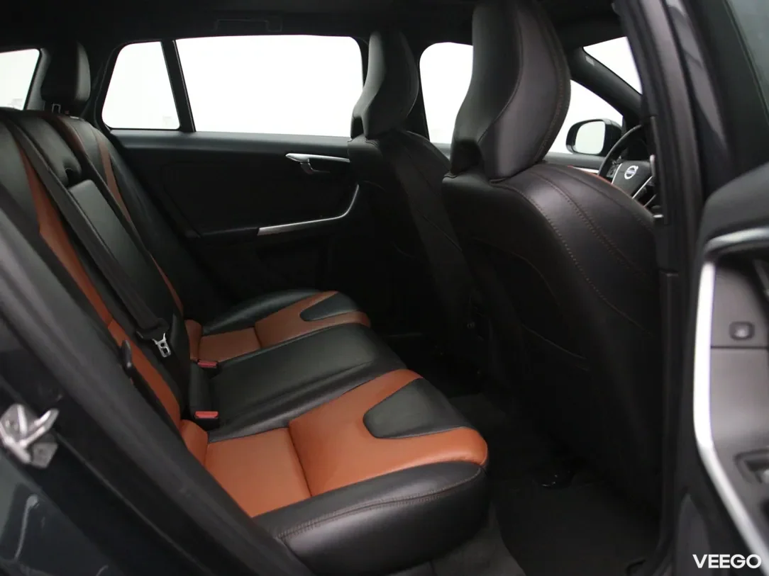 Volvo V60 Cross Country 2 140kW