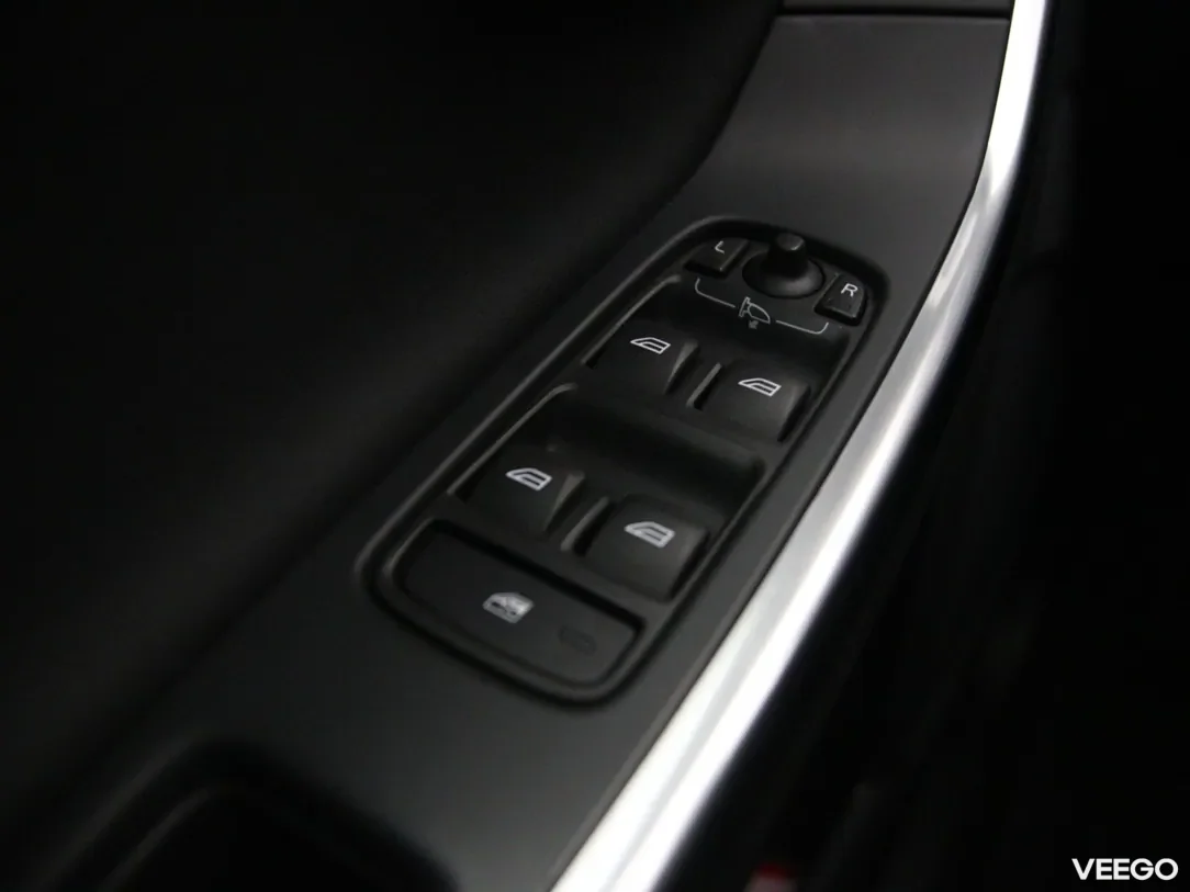 Volvo V60 2.4 208kW