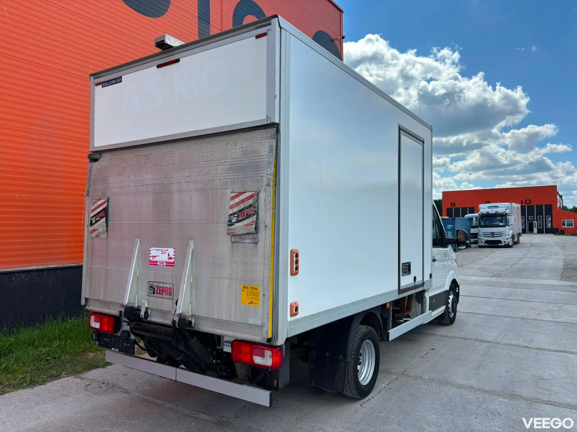 Volkswagen Crafter TK V-300MAX / BOX L=3656 mm 177kW