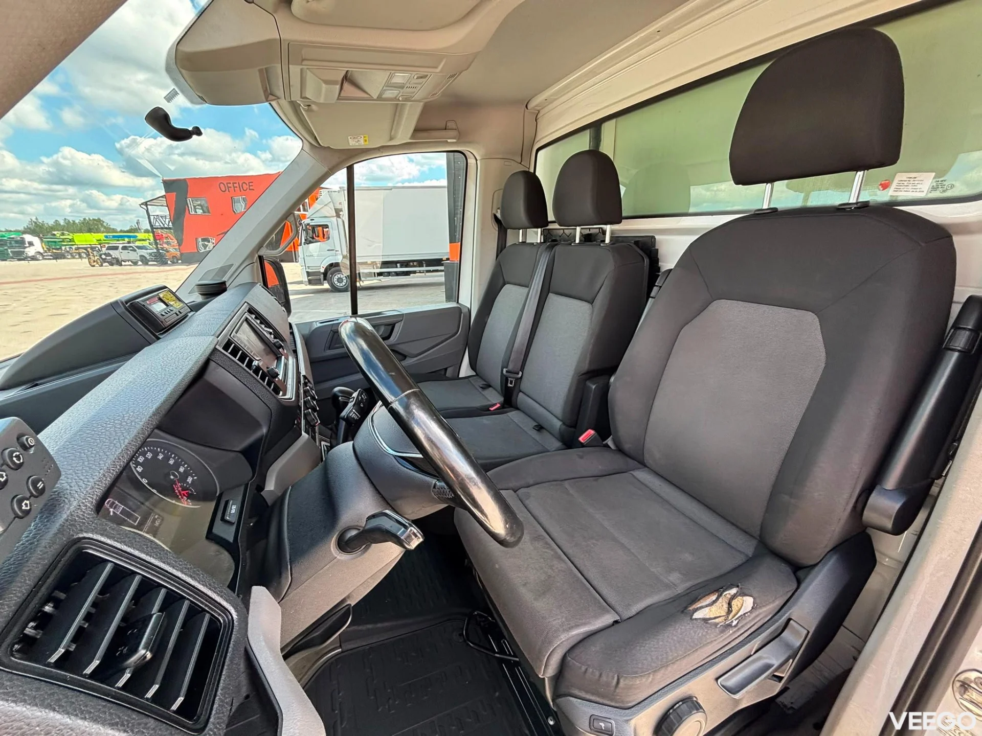 Volkswagen Crafter TK V-300MAX / BOX L=3656 mm 177kW
