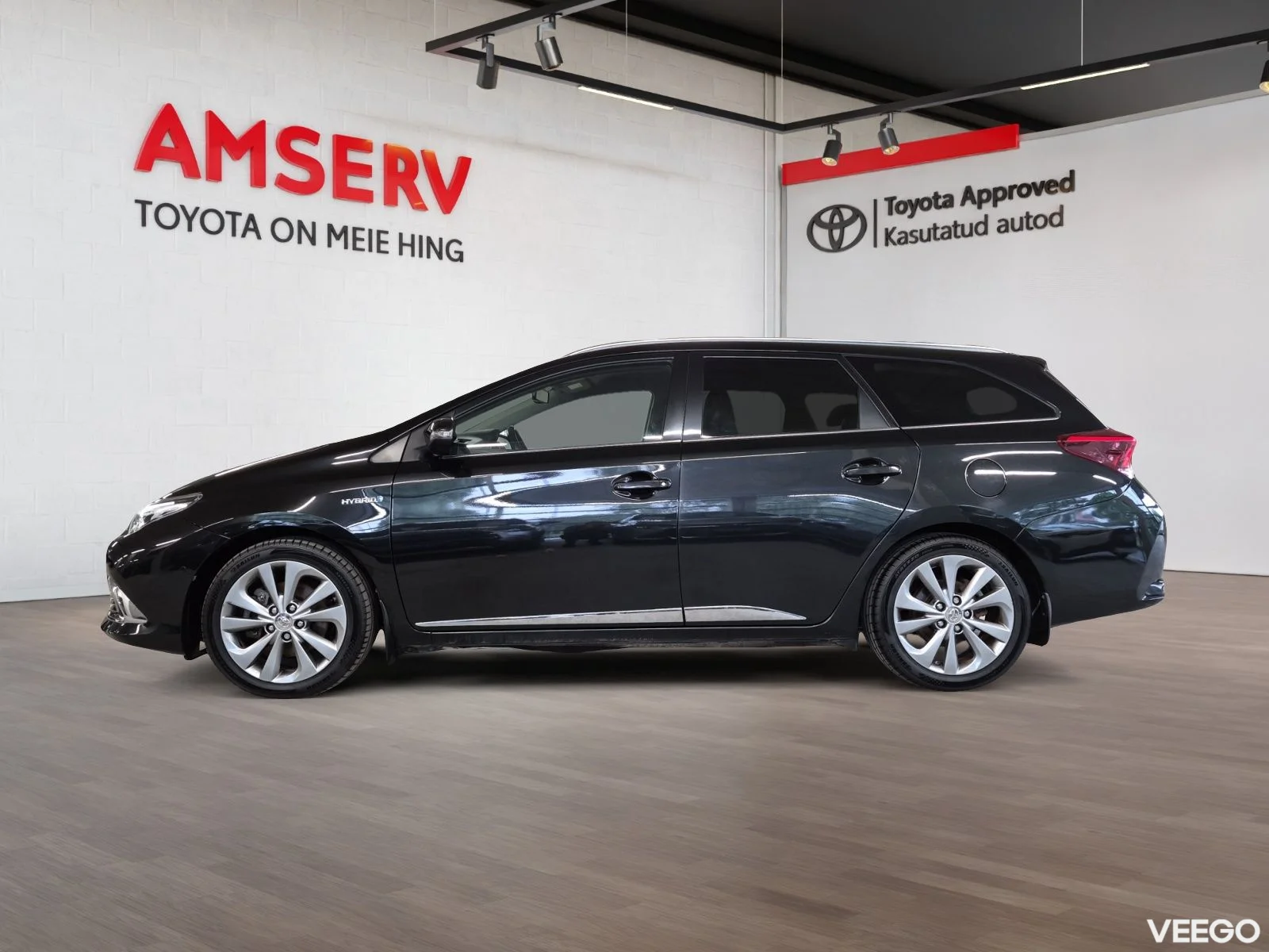 Toyota Auris Luxury 1.8 73kW