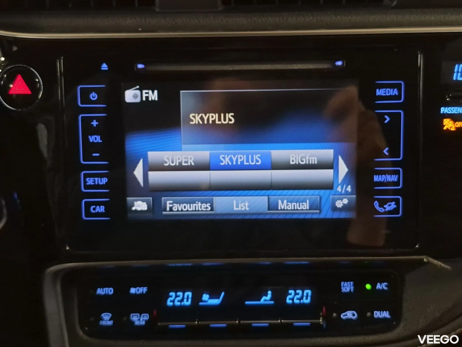 Toyota Auris Luxury 1.8 73kW
