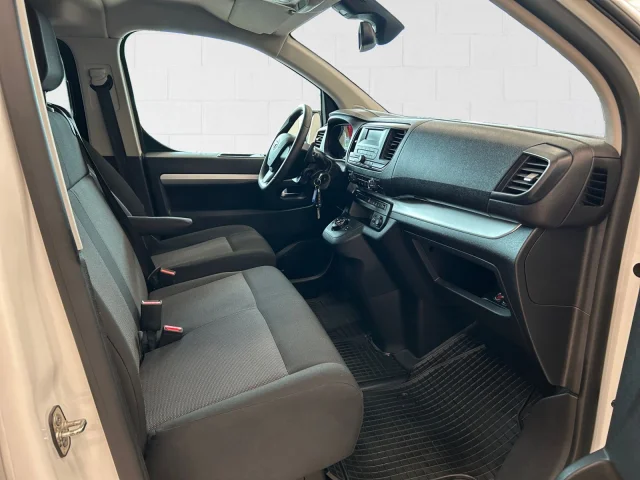 Image of Toyota Proace Long Double Side Door Shuttle 2 106kW