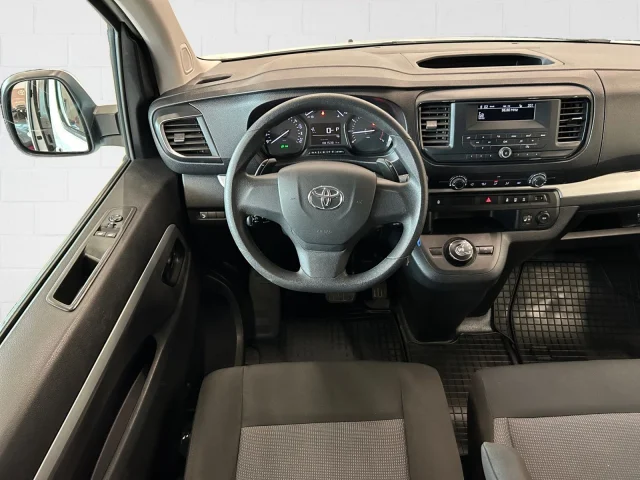 Image of Toyota Proace Long Double Side Door Shuttle 2 106kW