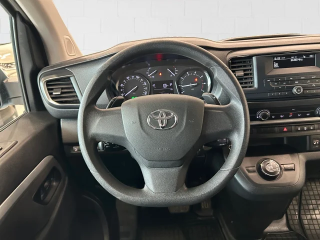 Image of Toyota Proace Long Double Side Door Shuttle 2 106kW