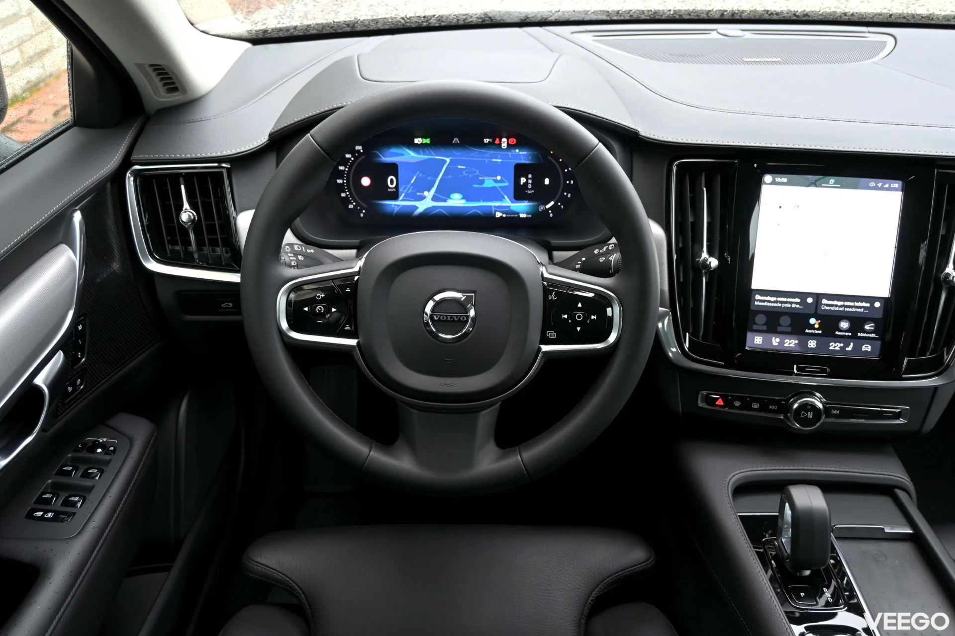 Volvo V90 AWD H&K BRIGHT INTELLI SAFE MY23 2 145kW