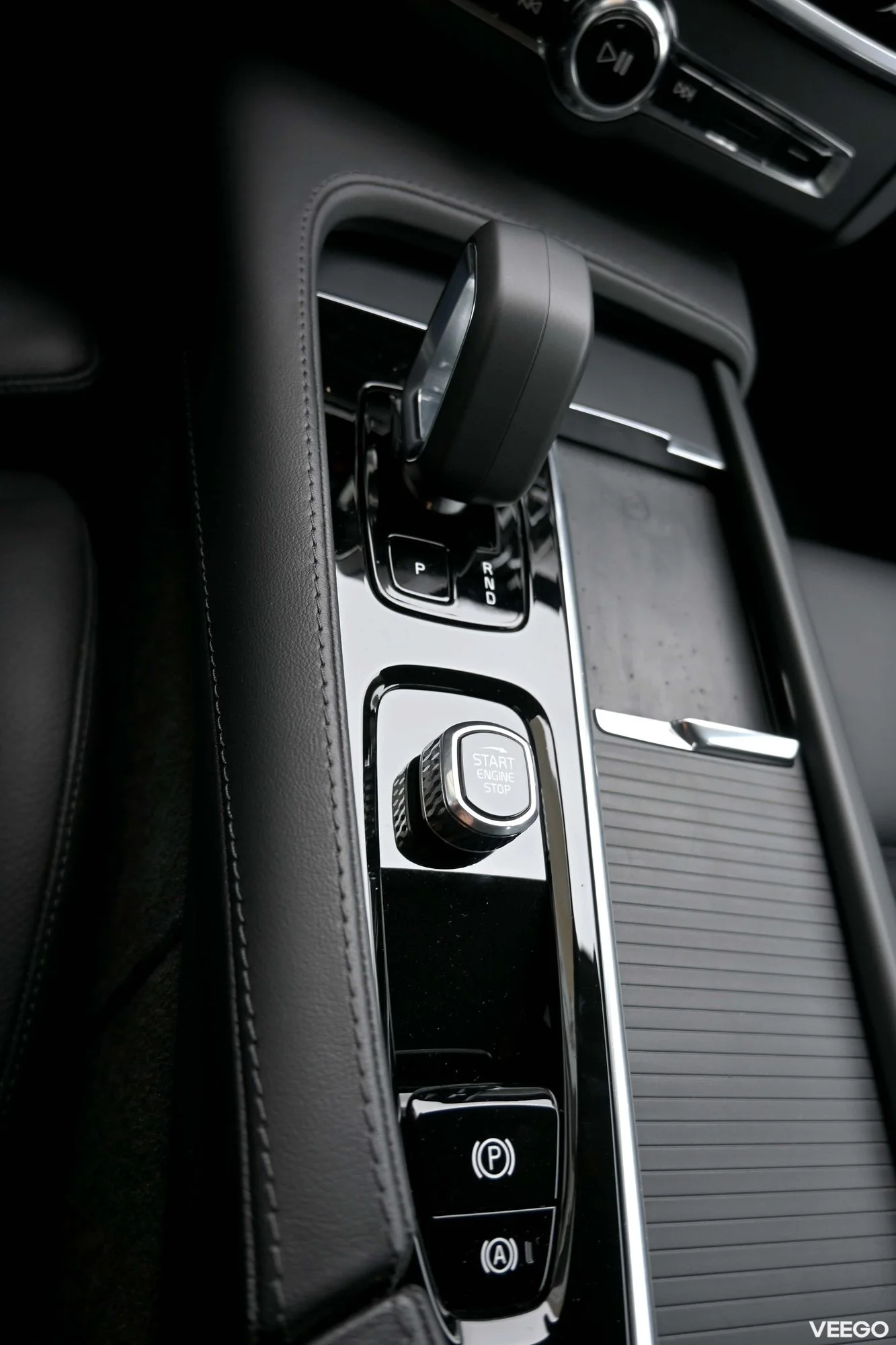 Volvo V90 AWD H&K BRIGHT INTELLI SAFE MY23 2 145kW