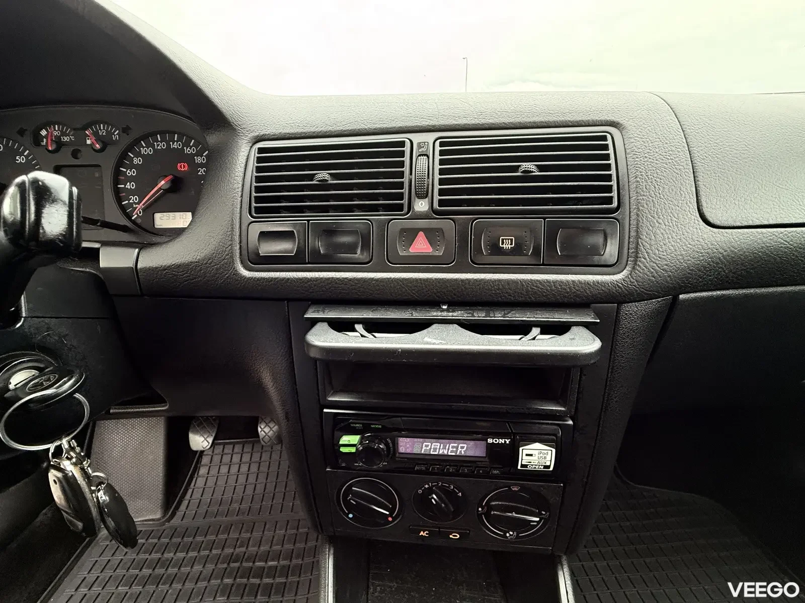 Volkswagen Golf IV Trendline 1.6 74kW