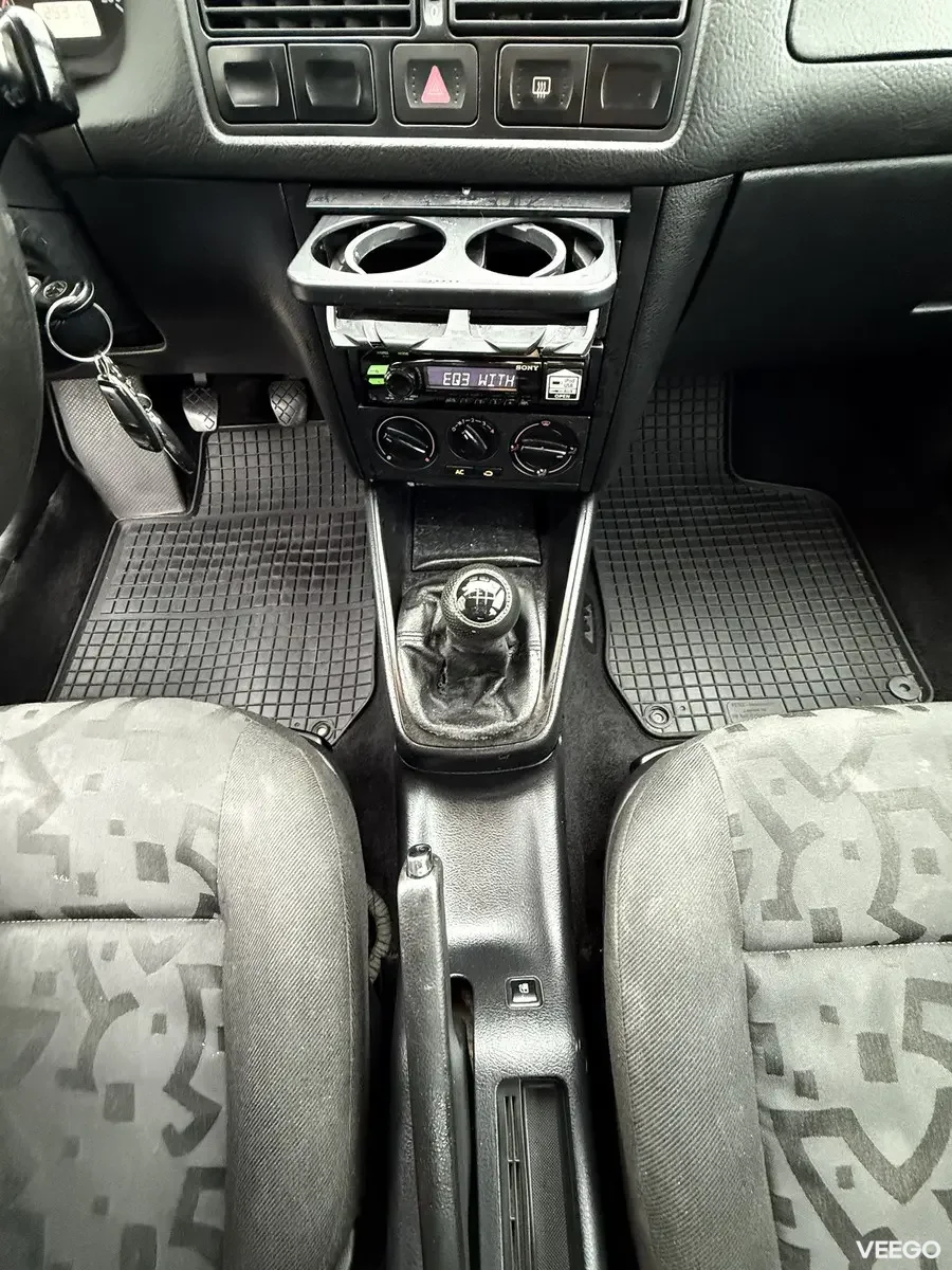 Volkswagen Golf IV Trendline 1.6 74kW